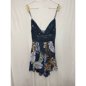 Women's Illa Illa Romper Size M Blue Tropical Print